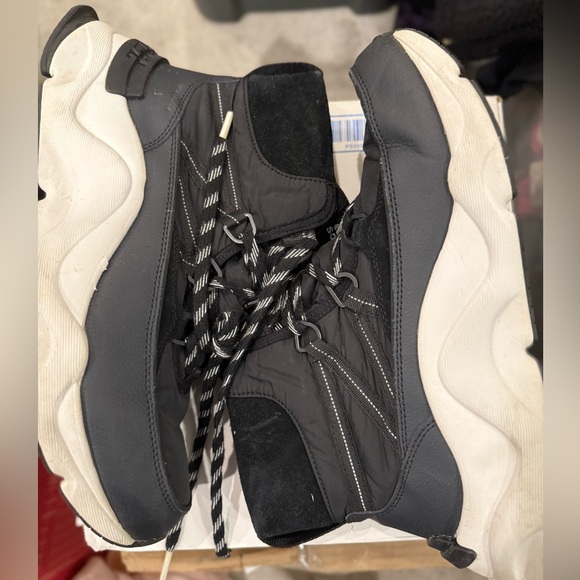 Sorel Women's black boots - Picture 12 of 16